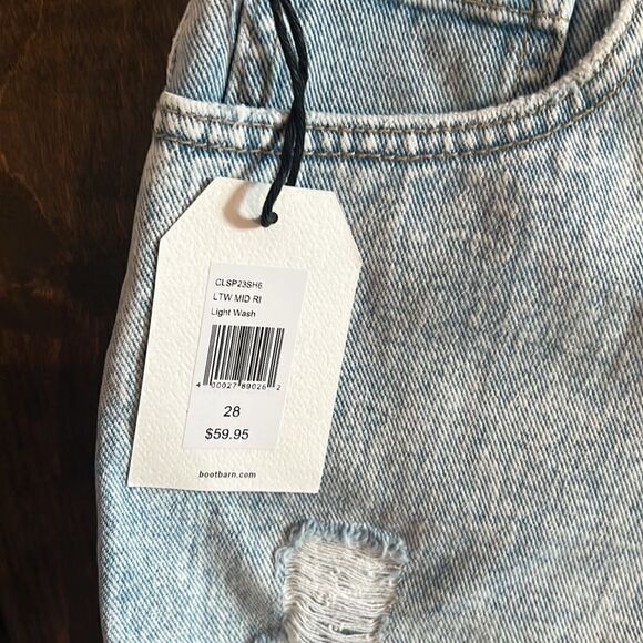 NWT Cleo + Wolf Women's Light Wash Mid Rise Denim Distressed Shorts Sz- 28 - Picture 6 of 16